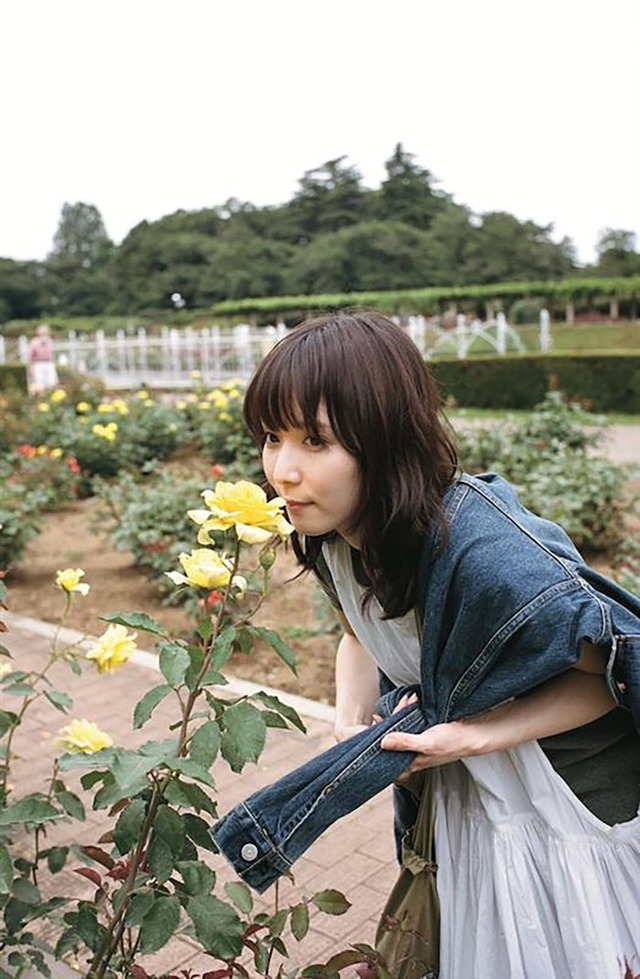松岡茉優／撮影：仲野太賀（C）扶桑社
