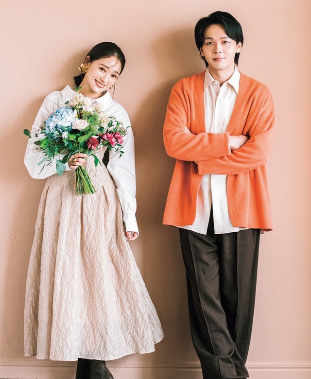 まい（chay）、中村倫也（画像提供：講談社）
