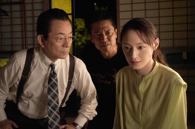 水谷豊、寺脇康文、栗山千明「相棒season22」第1話より（C）テレビ朝日