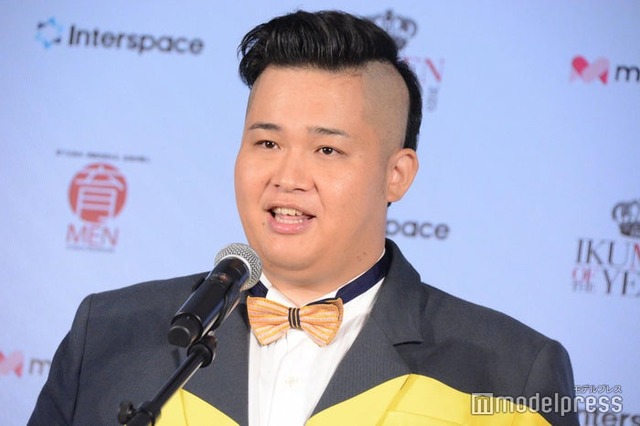 「第13回イクメン／男性育休オブザイヤー2023」授賞式に登壇したンダホ（C）モデルプレス