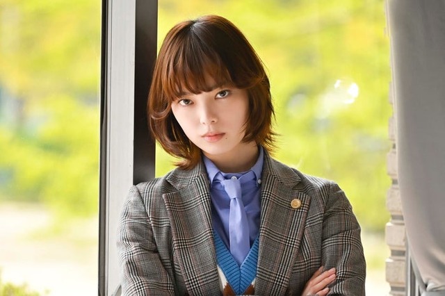 平手友梨奈「うちの弁護士は手がかかる」第2話より（C）フジテレビ