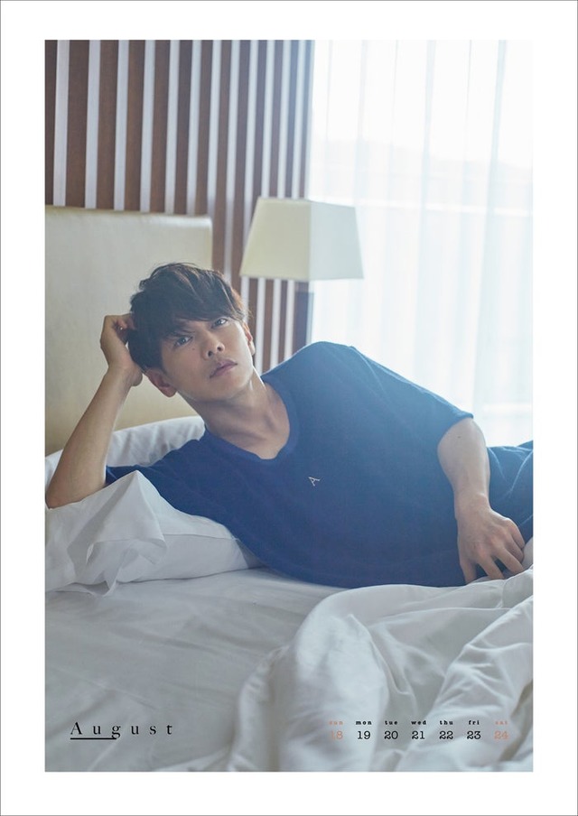 佐藤健「TAKERU SATOH 2024 CALENDAR」（提供写真）