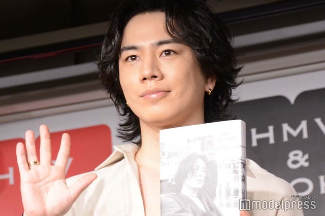 「LAST SCENE」刊行記念イベントに登壇したOMI（C）モデルプレス