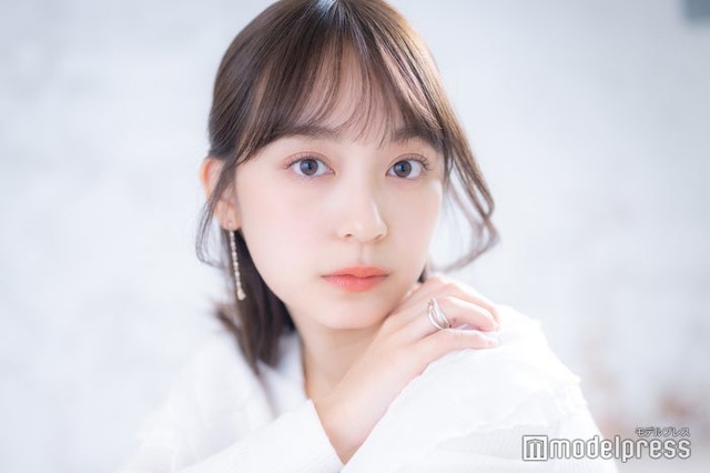 モデルプレスのインタビューに応じた山本莉子さん（C）モデルプレス