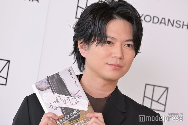 新刊小説「なれのはて」発売記念会見に出席した加藤シゲアキ（C）モデルプレス