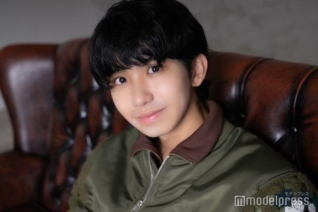 モデルプレスのインタビューに応じた佐藤元大さん（C）モデルプレス