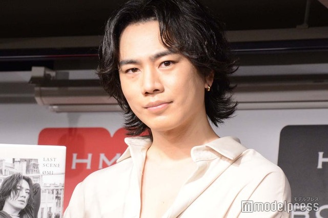 「LAST SCENE」刊行記念イベントに登壇したOMI（C）モデルプレス
