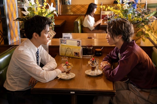 重岡大毅、田中樹「単身花日」第3話より（C）テレビ朝日