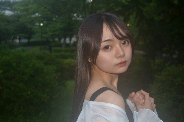モデルプレスのインタビューに応じた藤原亜美さん（提供写真）