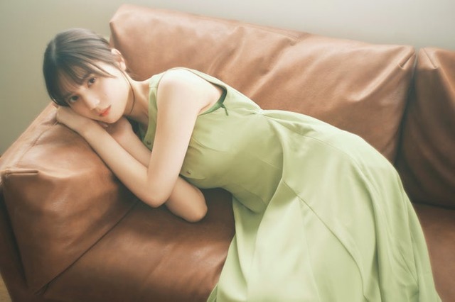 小坂菜緒（C）藤城貴則、光文社