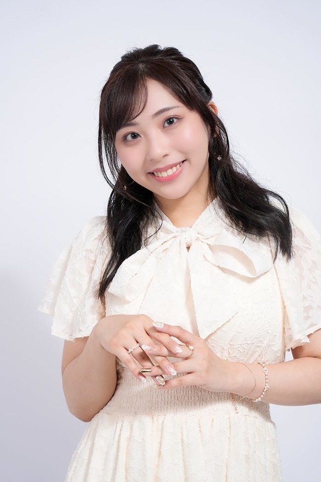 モデルプレスのインタビューに応じた原麻里夢さん（提供写真）