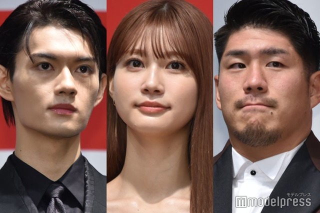 「2023年ヒット商品ベスト30」＆「2024年ヒット予測ベスト30」の先行発表会に登壇した佐野勇斗、生見愛瑠、松田力也選手（C）モデルプレス