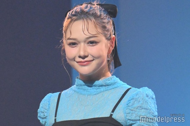 村重杏奈の「TGC teen」登場に驚き 注目の現役女子大生グループと「オールナイトフジコ」ステージで共演（C）モデルプレス