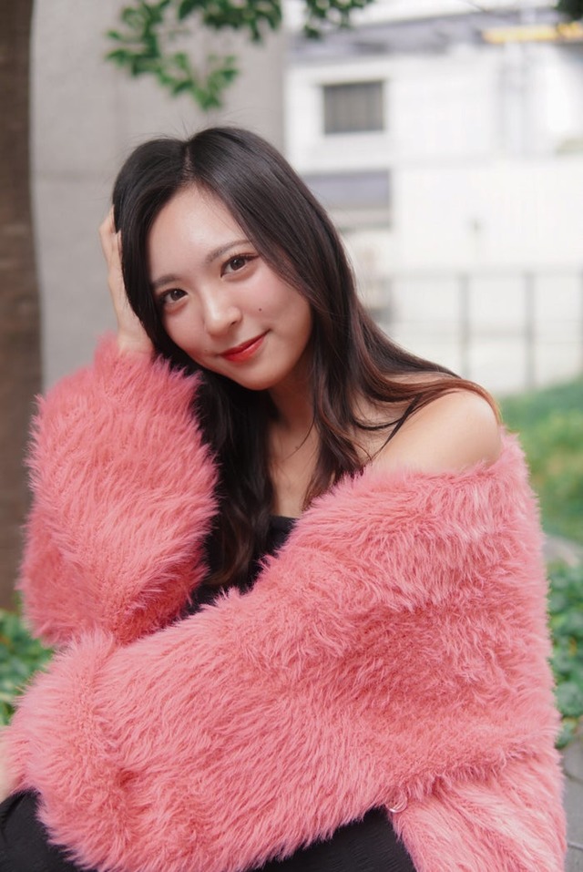 モデルプレスのインタビューに応じた島田ゆりあさん（提供写真）