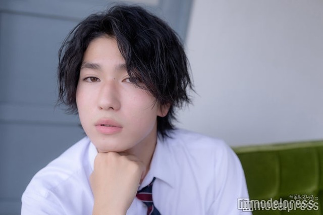 モデルプレスのインタビューに応じた野平凛音さん（C）モデルプレス