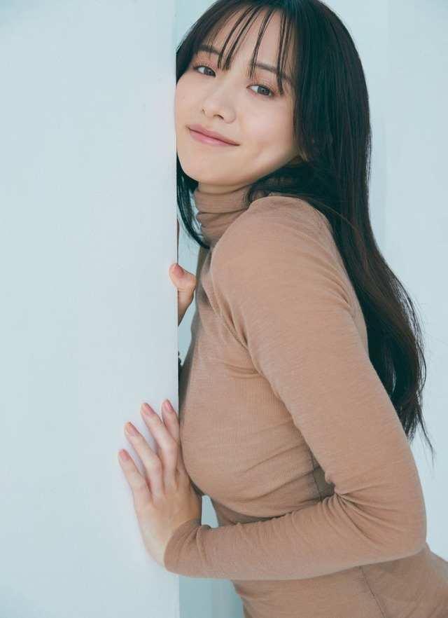 森香澄／撮影：三瓶康友「FRIDAY」2023年11月24日（金）発売号より