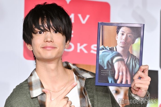 「伊藤健太郎カレンダー2024」の発売記念会見に出席した伊藤健太郎（C）モデルプレス