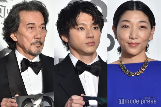 「GQ MEN OF THE YEAR 2023」フォトコールに登壇した役所広司、山田裕貴、安藤サクラ（C）モデルプレス