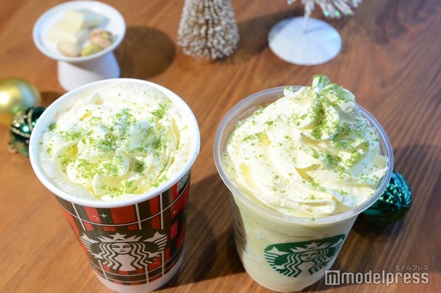 （右から）メルティホワイト ピスタチオ フラペチーノ、メルティホワイト ピスタチオ モカ（C）モデルプレス