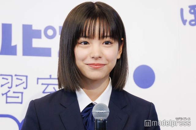 オープニングセレモニーに出席した當真あみ（C）モデルプレス