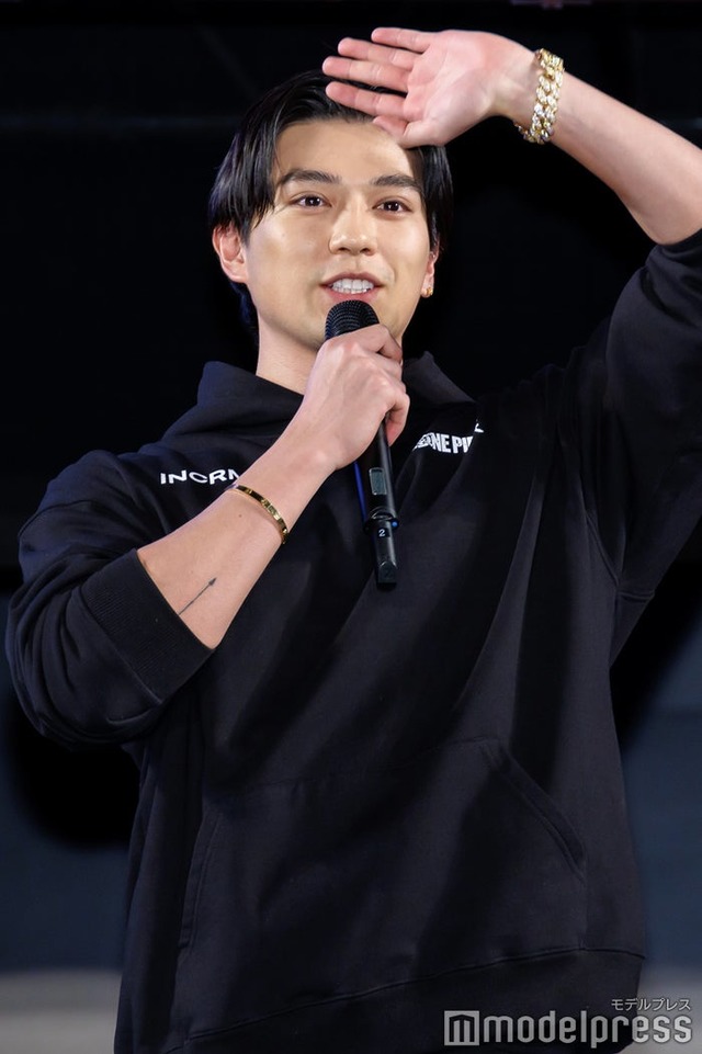 「東京コミコン2023」オープニングセレモニーに出席した新田真剣佑（C）モデルプレス