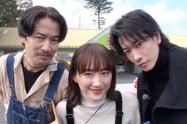 竹野内豊、綾瀬はるか、佐藤健（C）TBS