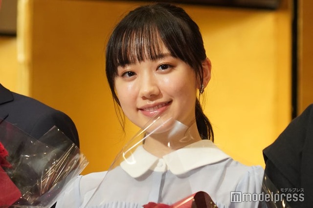 「野間出版文化賞」贈呈式に登場した芦田愛菜（C）モデルプレス