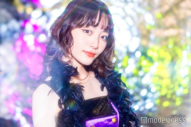 モデルプレスのインタビューに応じた藤本理子（C）モデルプレス
