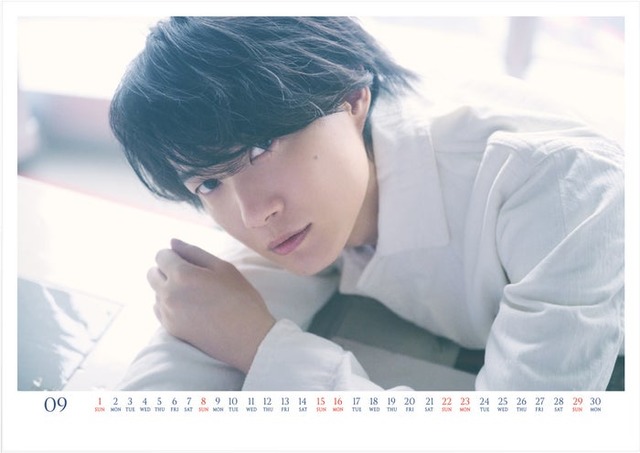 「神木隆之介　2024-2025選べるカレンダー」より（C）Co-LaVo
