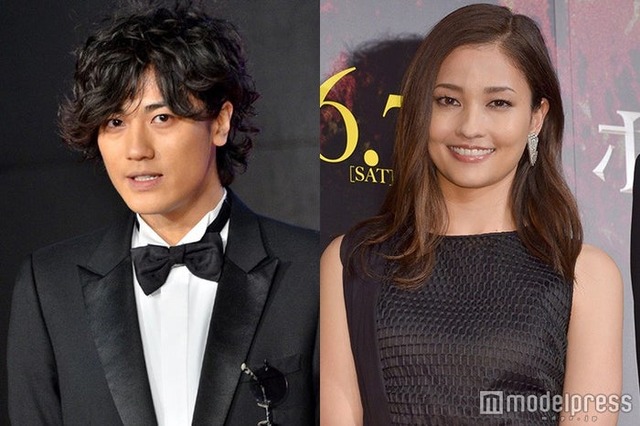 赤西仁、黒木メイサ（C）モデルプレス