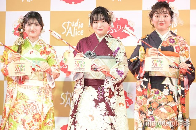PRイベントに出席した小林星蘭、鈴木梨央、谷花音（C）モデルプレス