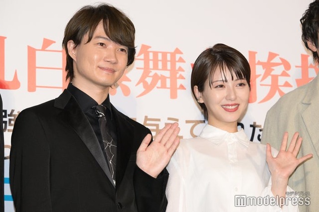 映画「ゴジラ-1.0」大ヒット御礼白黒舞台挨拶に出席した神木隆之介、浜辺美波（C）モデルプレス