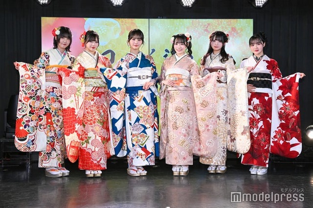 「成人式スペシャルイベント 2024」に出席した（左より）小澤愛実、村山結香、尾木波菜、本田珠由記、市原愛弓、藤沢莉子（C）モデルプレス