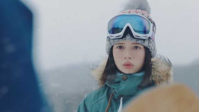 桜田ひより「雪よ、推してくれ。」篇より（提供写真）