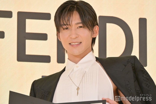 日本人男性初「FENDI」ジャパンブランドアンバサダーに就任した目黒蓮（C）モデルプレス