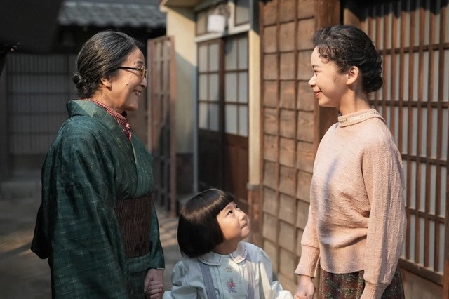 木野花、小野美音、趣里「ブギウギ」第102話（C）NHK