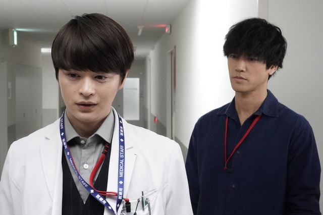 瀬戸康史、桐谷健太「院内警察」第9話より（C）フジテレビ／共同テレビ