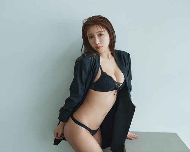 三上悠亜（C）光文社／週刊FLASH 写真◎熊木 優（io）