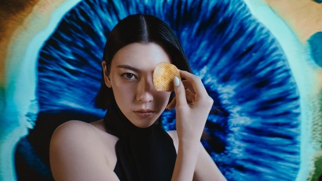 三吉彩花／新CM「五感快感」篇より（提供写真）