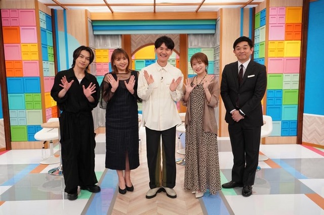（左から）松田元太、野呂佳代、南原清隆、秋元真夏、伊藤利尋フジテレビアナウンサー（C）フジテレビ