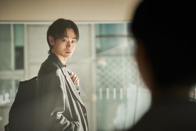 菅田将暉／Netflixシリーズ「寄生獣 －ザ・グレイ－」独占配信中／（C）岩明均／講談社