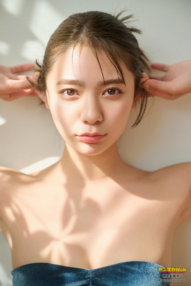 川津明日香、レア水着姿披露 美バスト溢れる