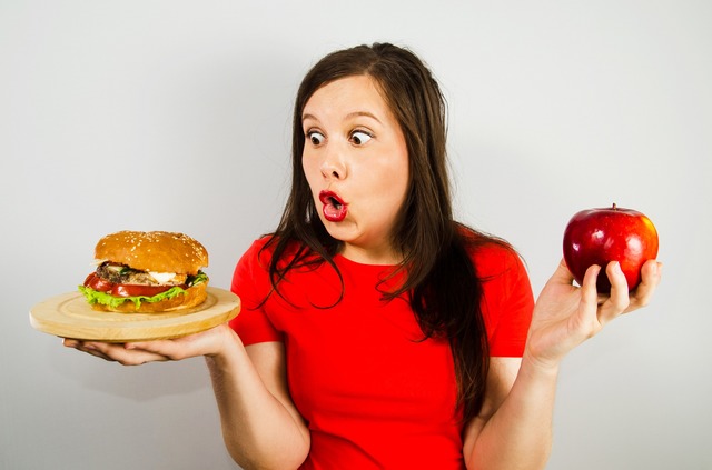 「食事制限してるのに、全然ヤセない！」更年期、どんどん太る３つの原因。「老化」に負けないダイエットのコツとは？