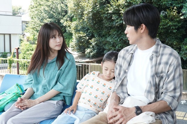 有村架純、泉谷星奈、目黒蓮「海のはじまり」第6話より（C）フジテレビ