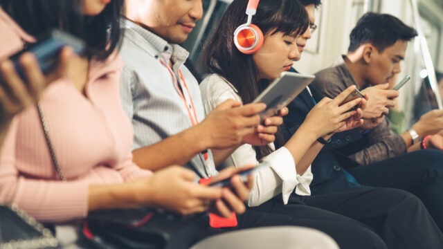 電車の中で再会したのはまさかの…！→急行ではなく“普通電車”に乗ったからこそ起きた奇跡