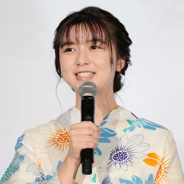 上白石萌歌、ほっそり美スタイル披露の夏フェスSHOTに反響「金髪似合います！」「かっこよくて可愛い」