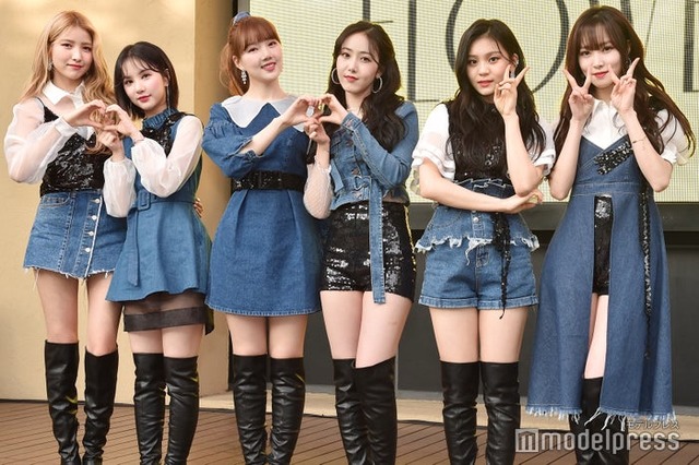 GFRIEND（左より：ソウォン、ウナ、イェリン、シンビ、オムジ、ユジュ）（C）モデルプレス