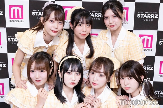 ラフ×ラフ／（後列左から）齋藤有紗、吉村萌南、高梨結（前列左から）夏目涼風、永松波留、日比野芽奈、佐々木楓菜※藤崎未来は欠席（C）モデルプレス