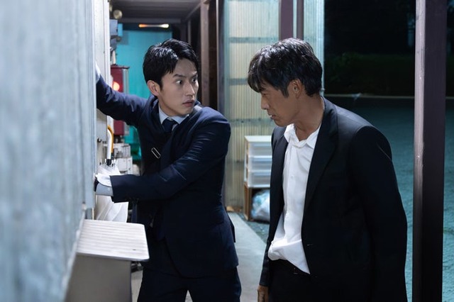 杉野遥亮、反町隆史「オクラ〜迷宮入り事件捜査〜」第1話（C）フジテレビ