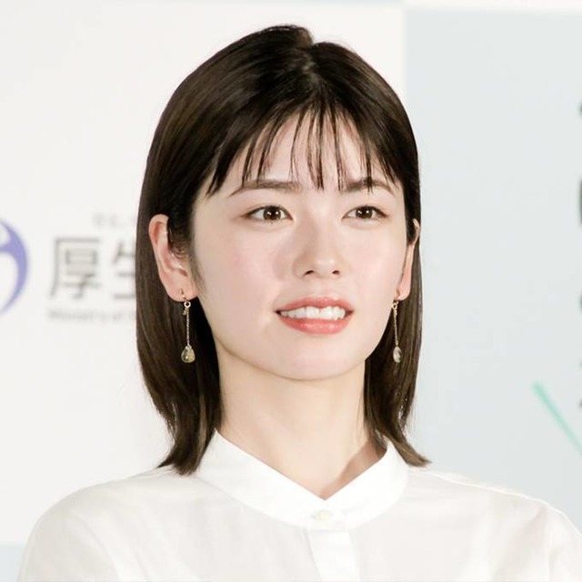 「ポーチの癖が！」小芝風花、やす子と一緒にお出かけ！？お茶目SHOTに反響「何もかも可愛い」